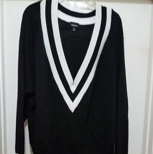 Torrid light V neck sweater. Size 2